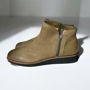 🌻NEW SoftWalk Wesley Utilitarian Leather Ankle Boot Bootie Women's Size 10